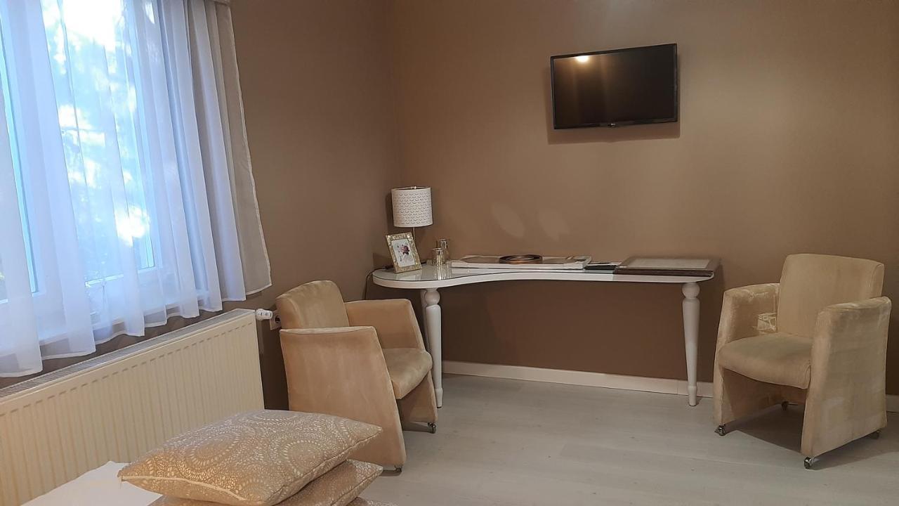 Glamour Apartman Gyula Eksteriør bilde