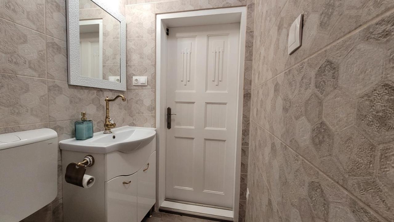 Glamour Apartman Gyula Eksteriør bilde