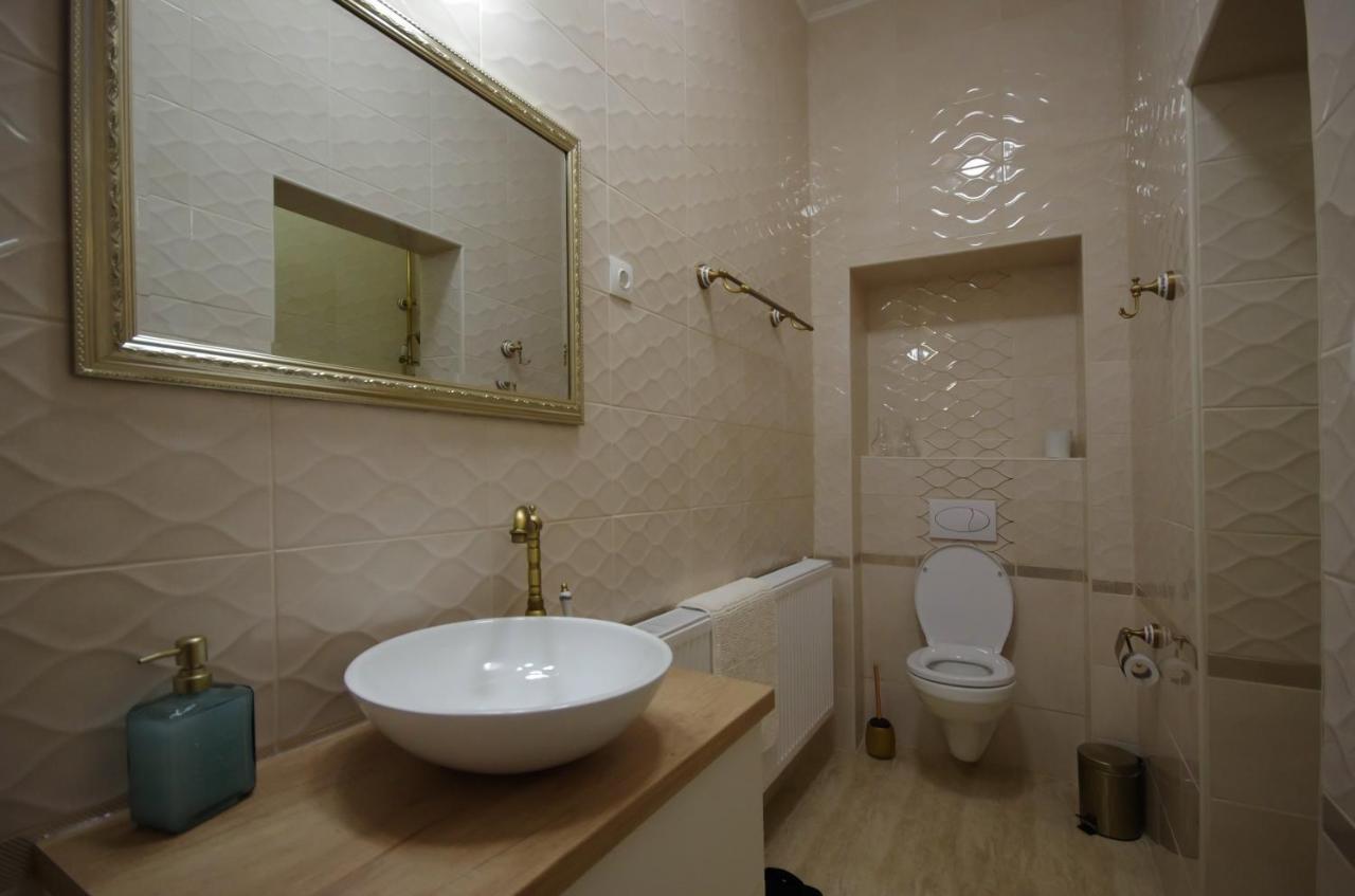 Glamour Apartman Gyula Eksteriør bilde